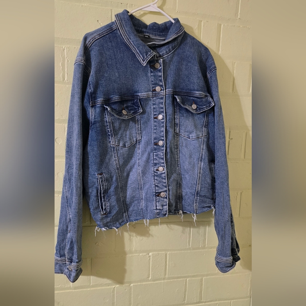 Distressed Plus Size Judy Blue Jean Jacket With Embroidered Collar Size 3x - Picture 2 of 13